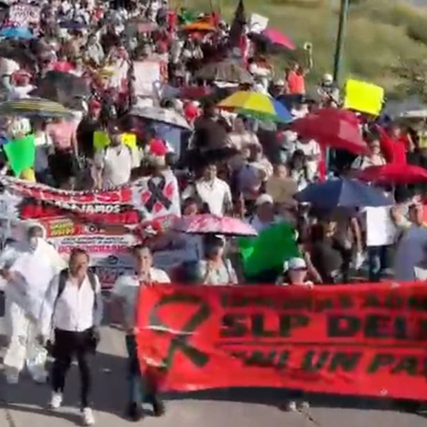 Empleados del IMSS protestan por falta de personal y medicamentos en SLP